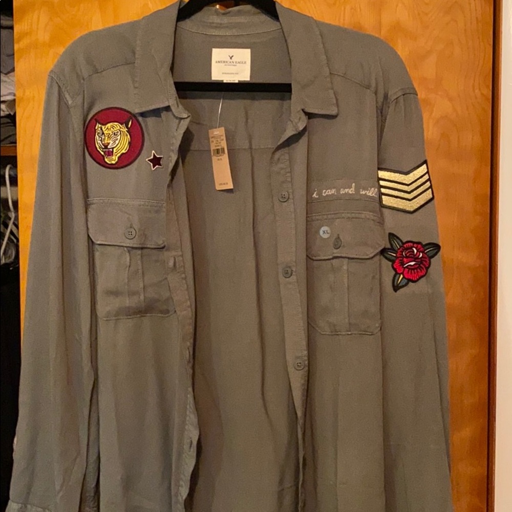 American Eagle women’s top